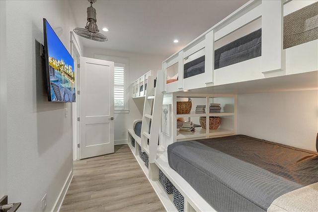 204 Round Road, Port Aransas, TX 78373