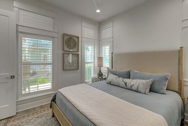 204 Round Road, Port Aransas, TX 78373