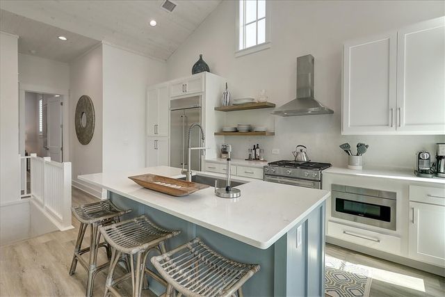 204 Round Road, Port Aransas, TX 78373