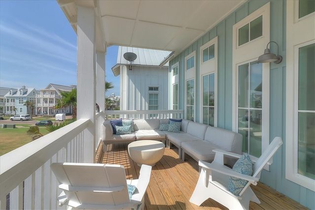 204 Round Road, Port Aransas, TX 78373