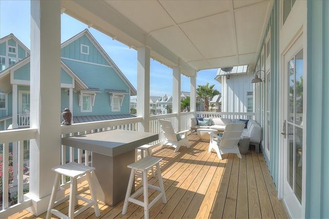 204 Round Road, Port Aransas, TX 78373