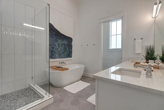 204 Round Road, Port Aransas, TX 78373