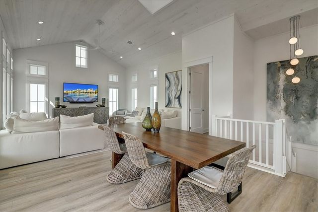 204 Round Road, Port Aransas, TX 78373