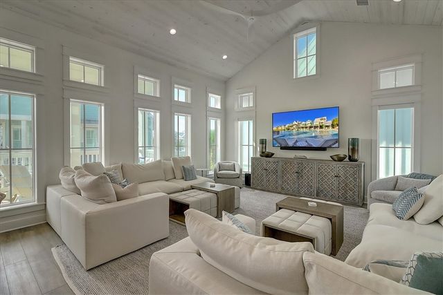 204 Round Road, Port Aransas, TX 78373