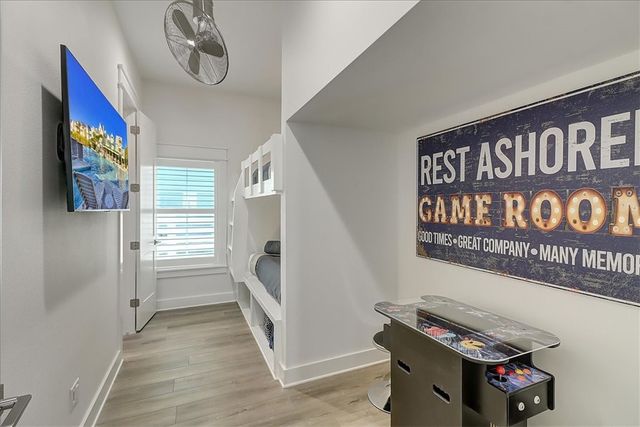 204 Round Road, Port Aransas, TX 78373