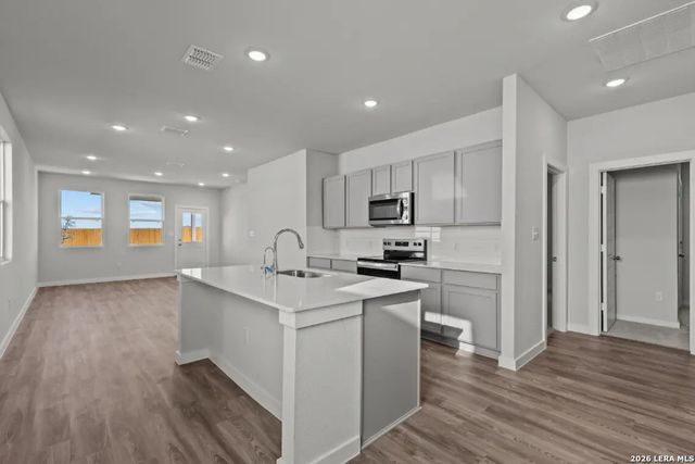 9942 Chavaneaux Lndg, San Antonio, TX 78221