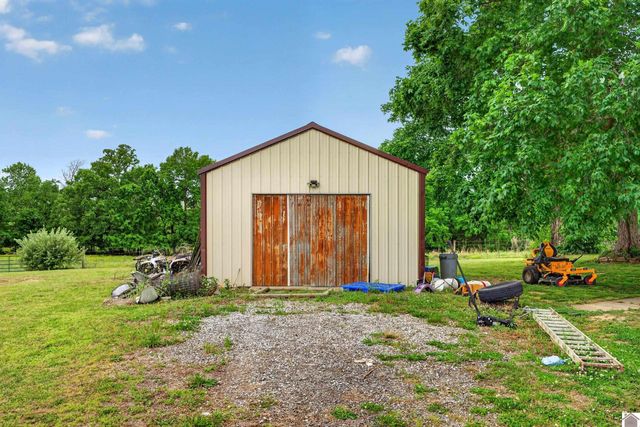318 Brasher Rd, Kuttawa, KY 42055