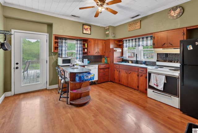 318 Brasher Rd, Kuttawa, KY 42055