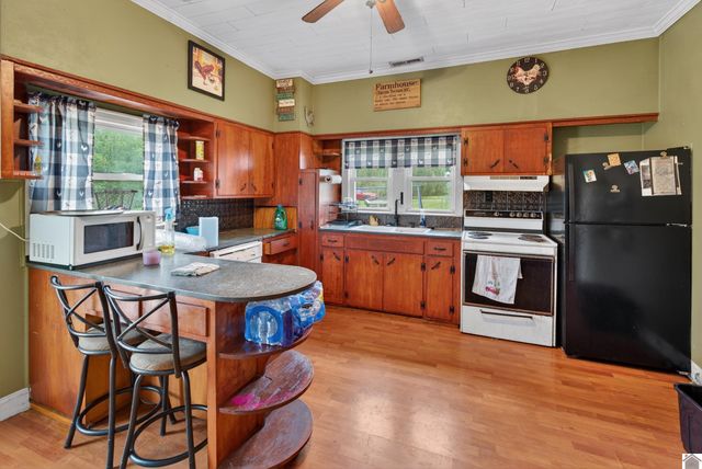 318 Brasher Rd, Kuttawa, KY 42055