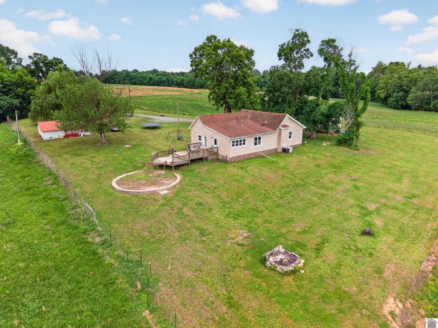 318 Brasher Rd, Kuttawa, KY 42055