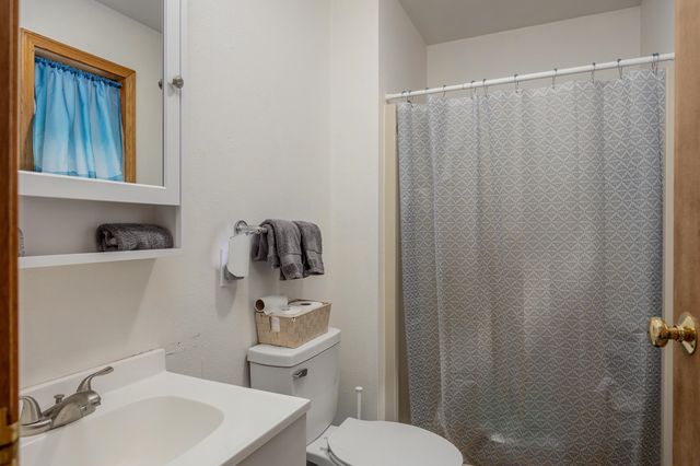 2048 SARA-LYNN ROAD, Fairbanks, AK 99712