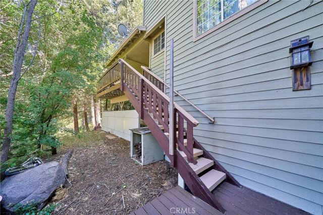 23891 Lakeview, Crestline, CA 92325
