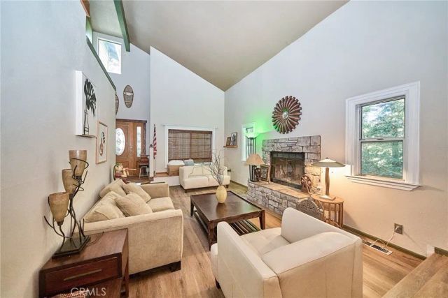 23891 Lakeview, Crestline, CA 92325