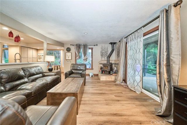 23891 Lakeview, Crestline, CA 92325