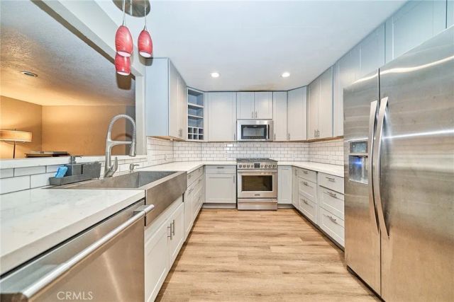 23891 Lakeview, Crestline, CA 92325
