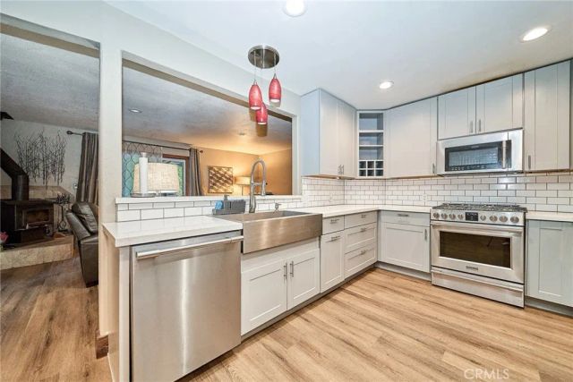 23891 Lakeview, Crestline, CA 92325