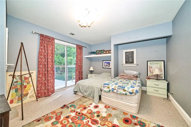 23891 Lakeview, Crestline, CA 92325