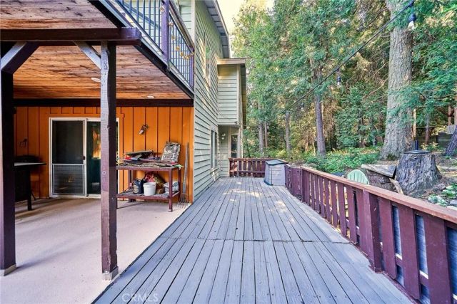 23891 Lakeview, Crestline, CA 92325