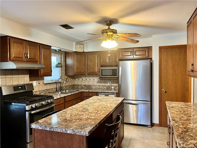 3911 Hickory Hill Rd, Murrysville, PA 15668