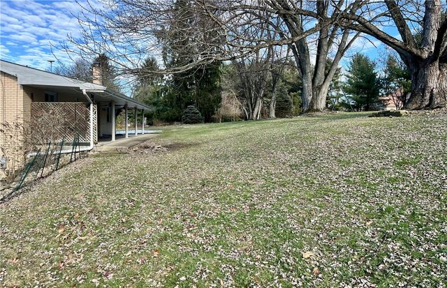 3911 Hickory Hill Rd, Murrysville, PA 15668