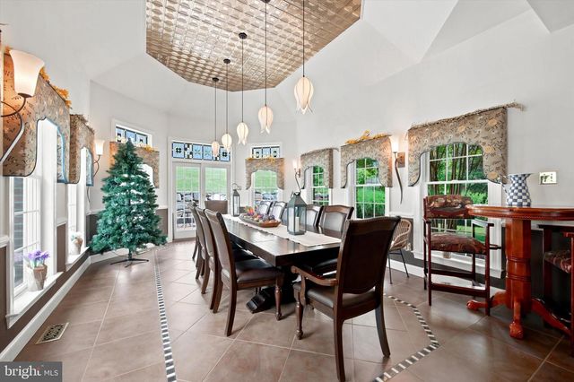 100 LINDA CIR, Downingtown, PA 19335