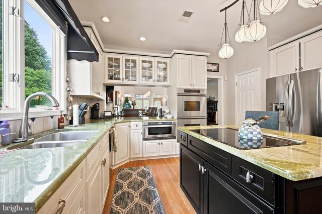 100 LINDA CIR, Downingtown, PA 19335