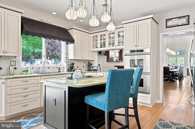 100 LINDA CIR, Downingtown, PA 19335
