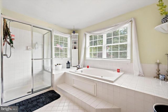 100 LINDA CIR, Downingtown, PA 19335