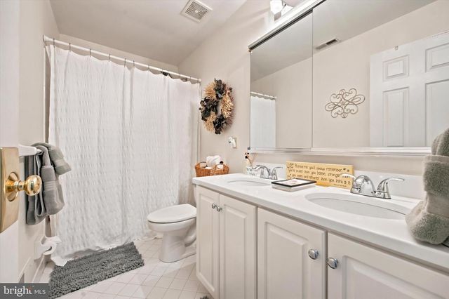 100 LINDA CIR, Downingtown, PA 19335