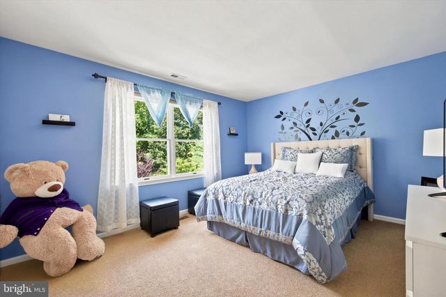 100 LINDA CIR, Downingtown, PA 19335