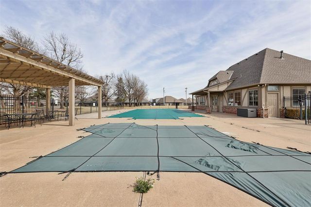 17805 Griffin Gate Drive, Edmond, OK 73012