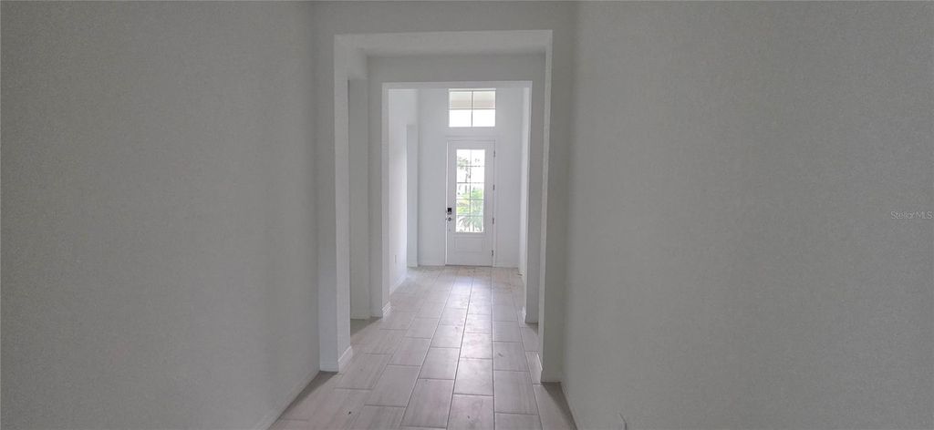 Image 8 of property listing at 19127 SCALLOP LOOP, Bradenton, FL 34211