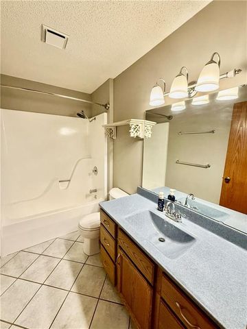 921 W 1ST Street, Maryville, MO 64468