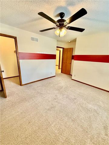 921 W 1ST Street, Maryville, MO 64468