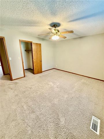 921 W 1ST Street, Maryville, MO 64468