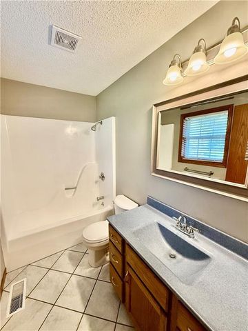 921 W 1ST Street, Maryville, MO 64468