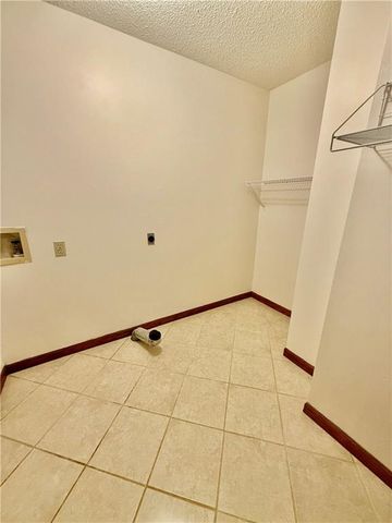 921 W 1ST Street, Maryville, MO 64468