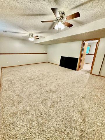 921 W 1ST Street, Maryville, MO 64468