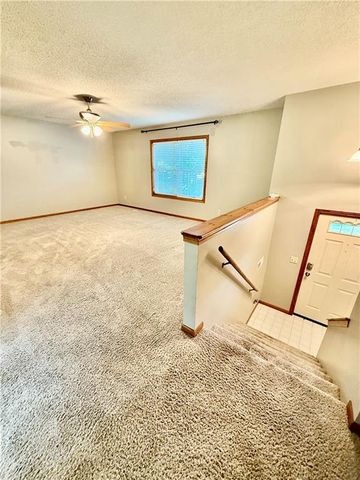 921 W 1ST Street, Maryville, MO 64468