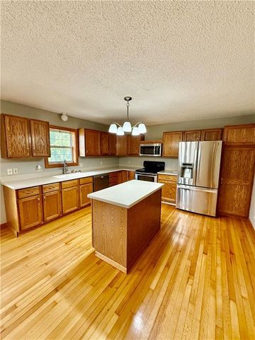 921 W 1ST Street, Maryville, MO 64468