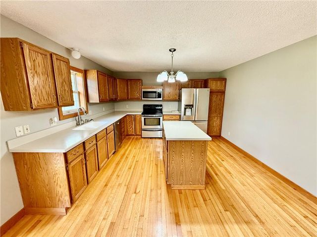 921 W 1ST Street, Maryville, MO 64468