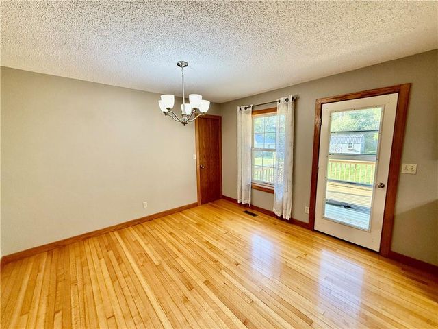 921 W 1ST Street, Maryville, MO 64468