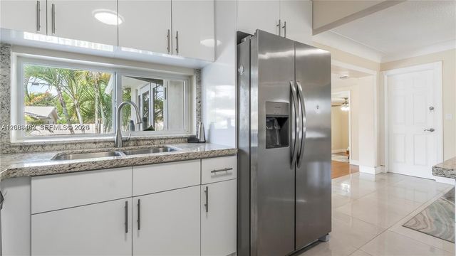 5211 NE 17th Avenue, Fort Lauderdale, FL 33334
