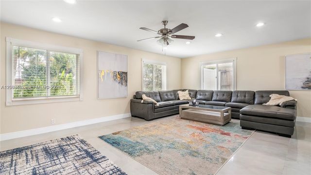 5211 NE 17th Avenue, Fort Lauderdale, FL 33334