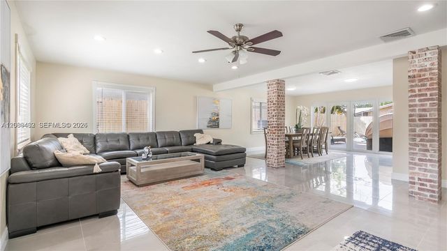 5211 NE 17th Avenue, Fort Lauderdale, FL 33334