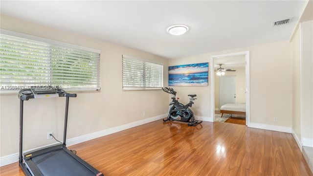 5211 NE 17th Avenue, Fort Lauderdale, FL 33334