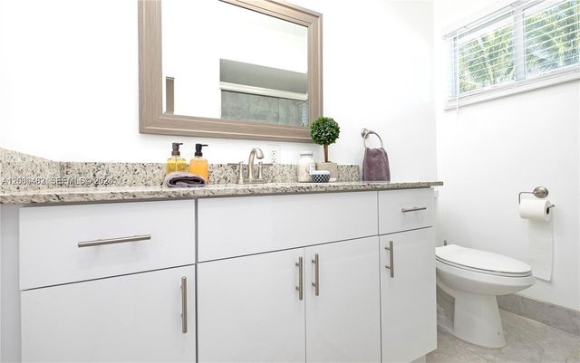 5211 NE 17th Avenue, Fort Lauderdale, FL 33334