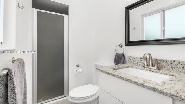 5211 NE 17th Avenue, Fort Lauderdale, FL 33334