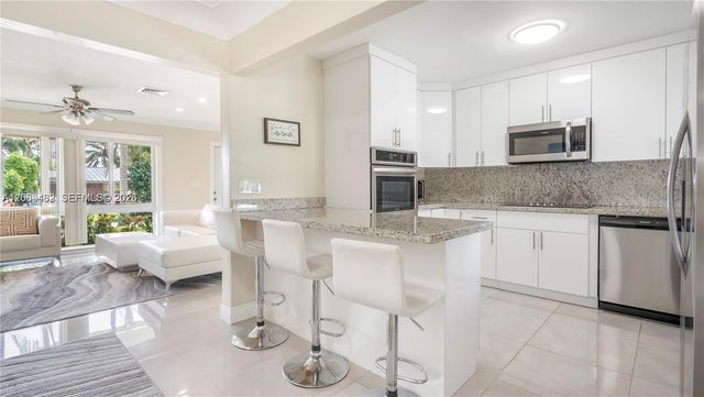 5211 NE 17th Avenue, Fort Lauderdale, FL 33334