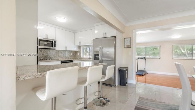 5211 NE 17th Avenue, Fort Lauderdale, FL 33334